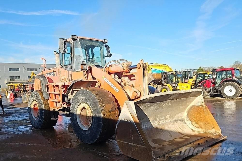 Doosan DL 400 لوادر بعجل