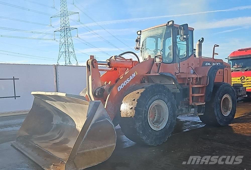 Doosan DL 400 لوادر بعجل