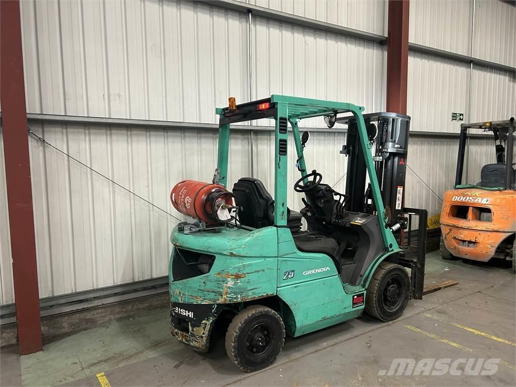 Mitsubishi FG25NT شاحنات LPG
