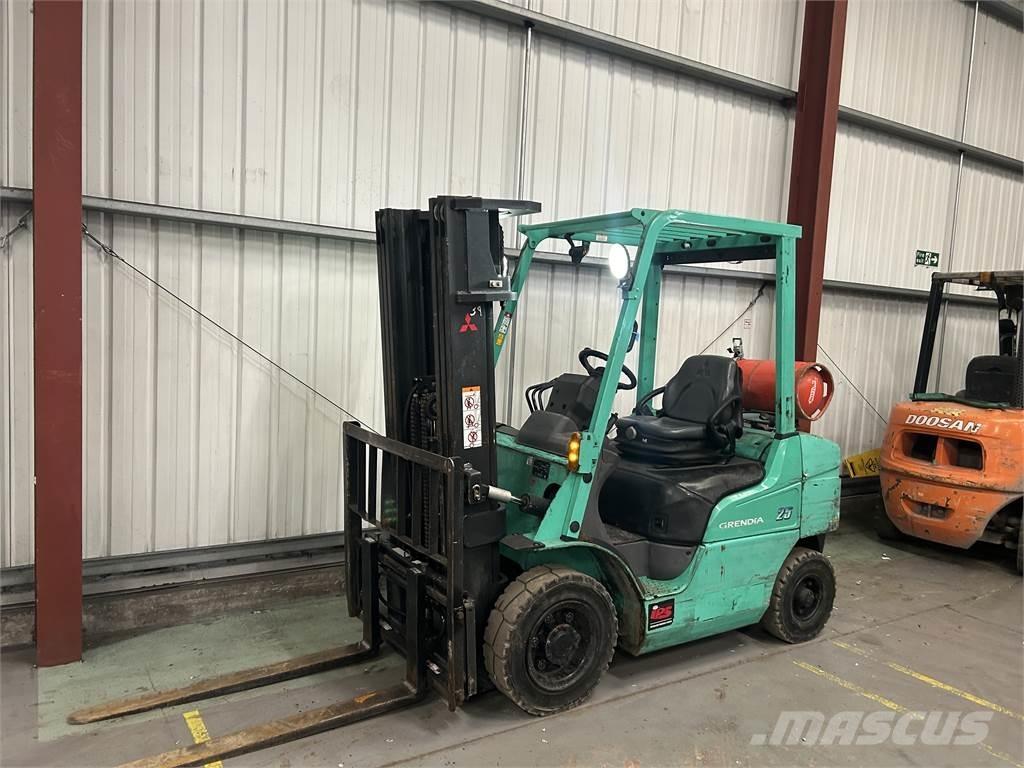 Mitsubishi FG25NT شاحنات LPG