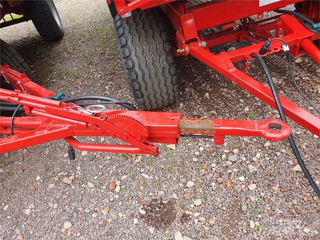 Farmtech ZDK 800 مقطورات قلابة