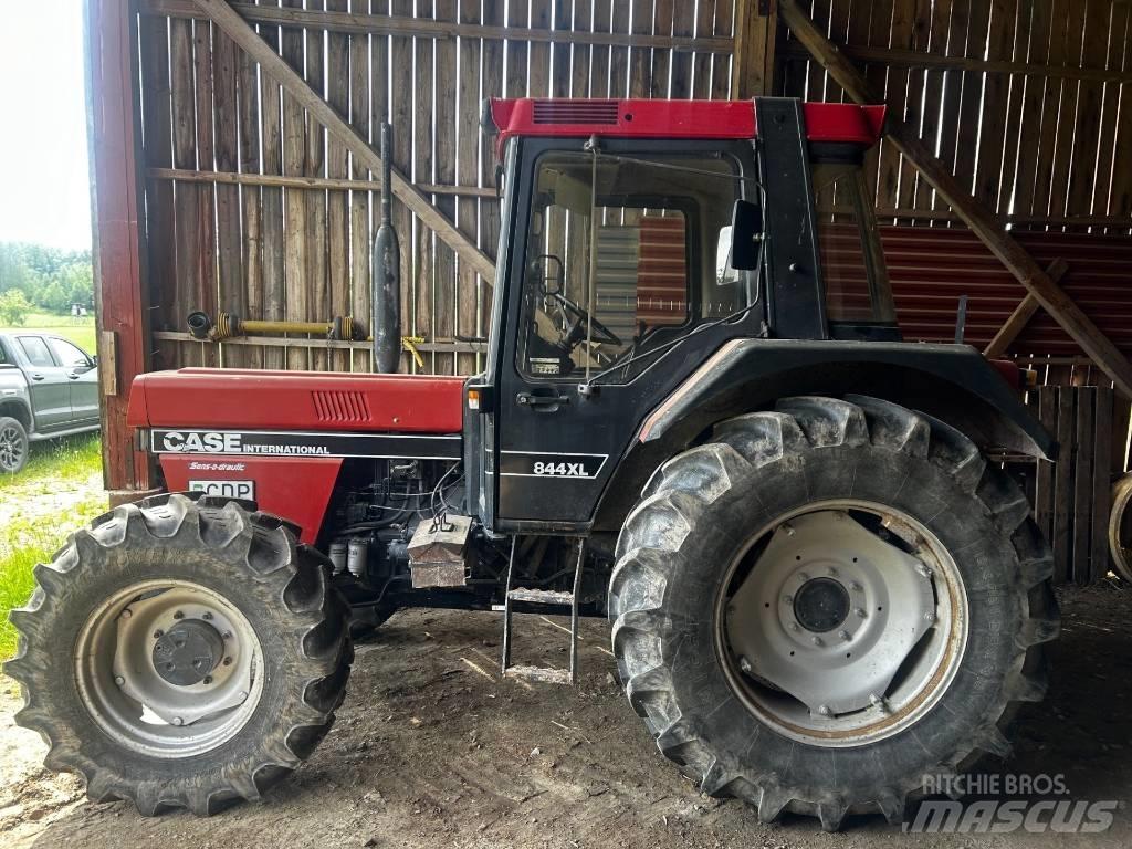 CASE 844 XL الجرارات