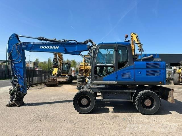 Doosan DX 170 W حفارات بعجل