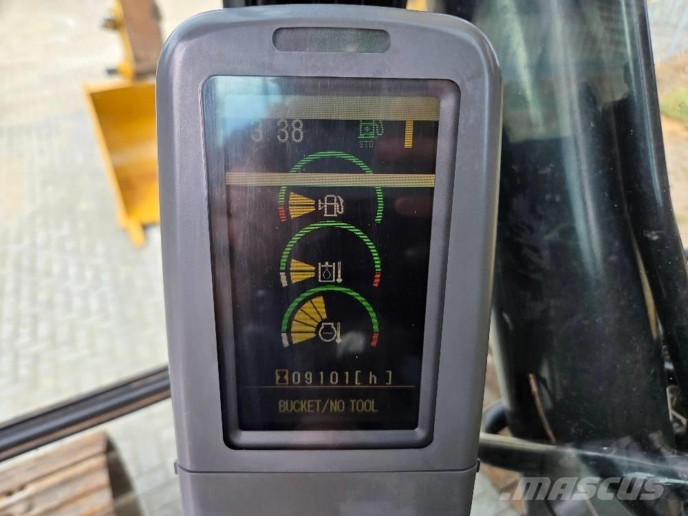 CAT 323DL حفارات زحافة