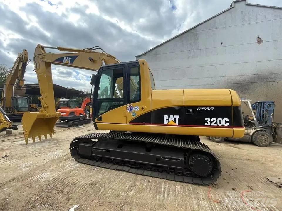 CAT 320C حفارات زحافة