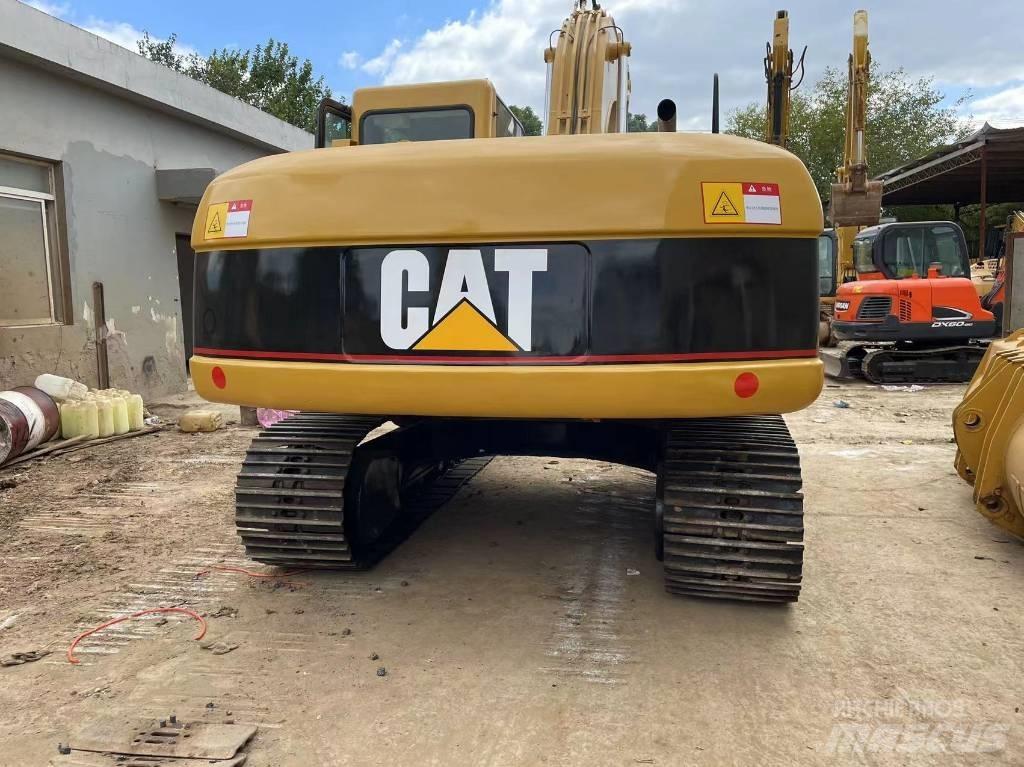 CAT 320C حفارات زحافة