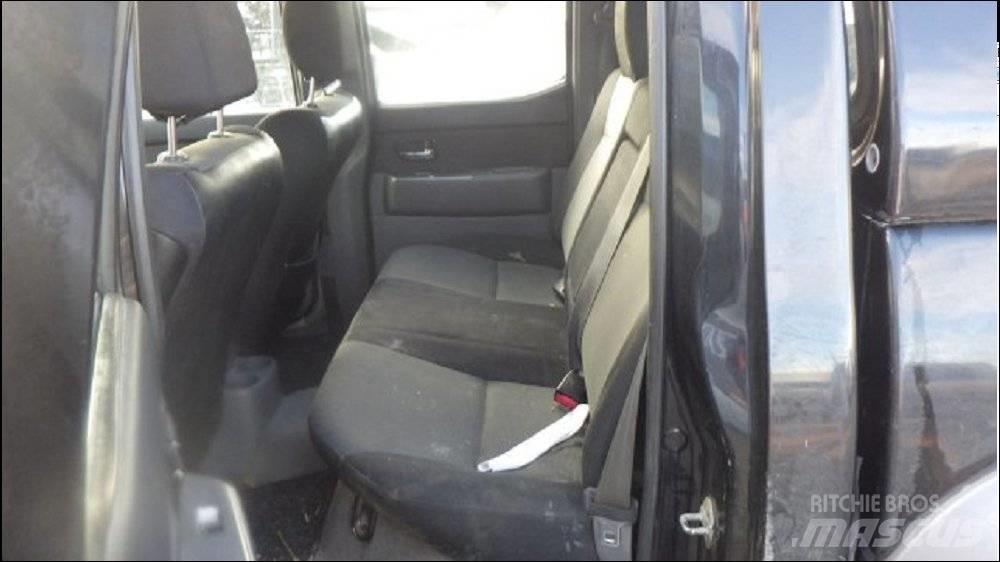 Mazda BT-50 شاحنة مقفلة