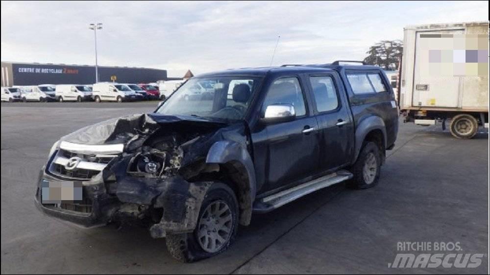 Mazda BT-50 شاحنة مقفلة