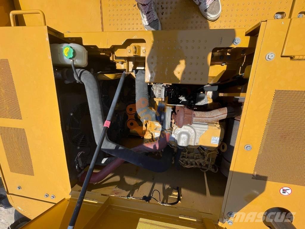 CAT CAT320GC حفارات زحافة