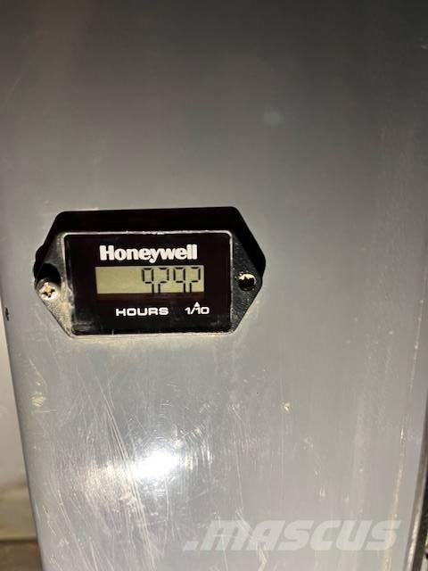 Takeuchi TB 235 حفارات صغيرة أقل من 7 طن (حفارات صغيرة)