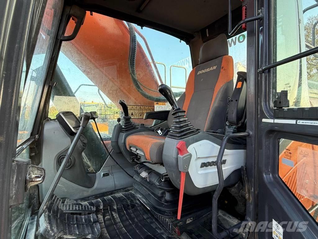Doosan DX 340 LC حفارات زحافة