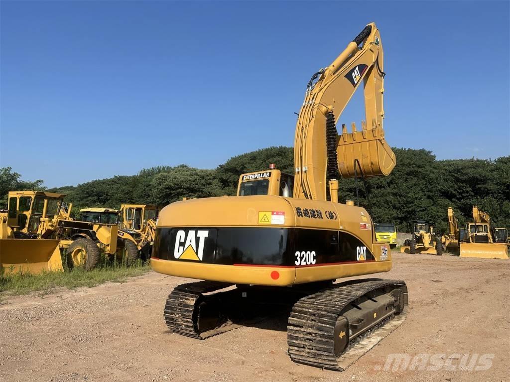 CAT 320 C حفارات زحافة
