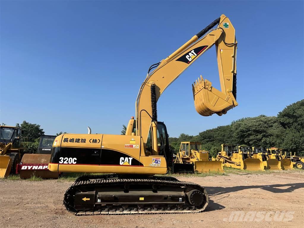 CAT 320 C حفارات زحافة