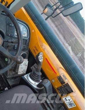 JCB 540-140 مناولات متداخلة