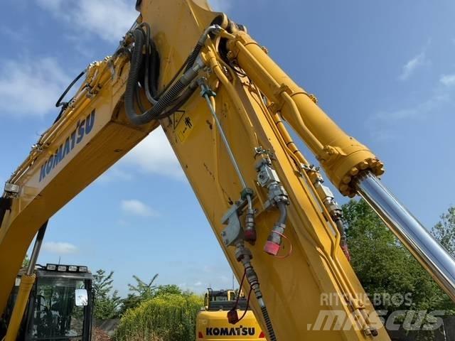 Komatsu PC 240 NLC حفارات زحافة