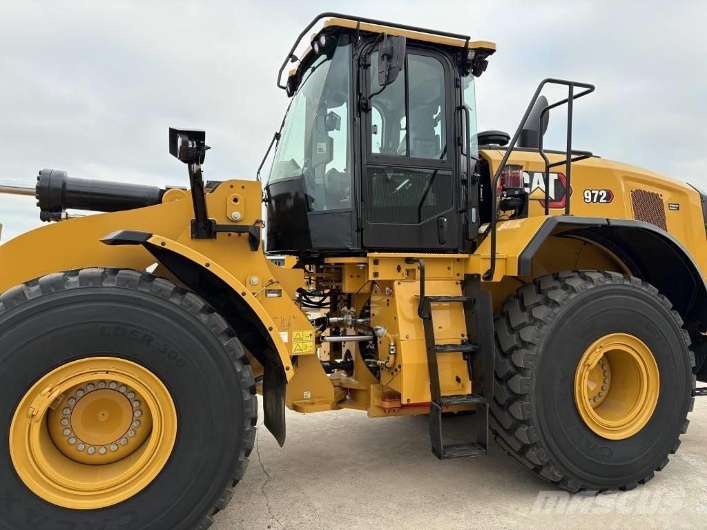 CAT 972 لوادر بعجل