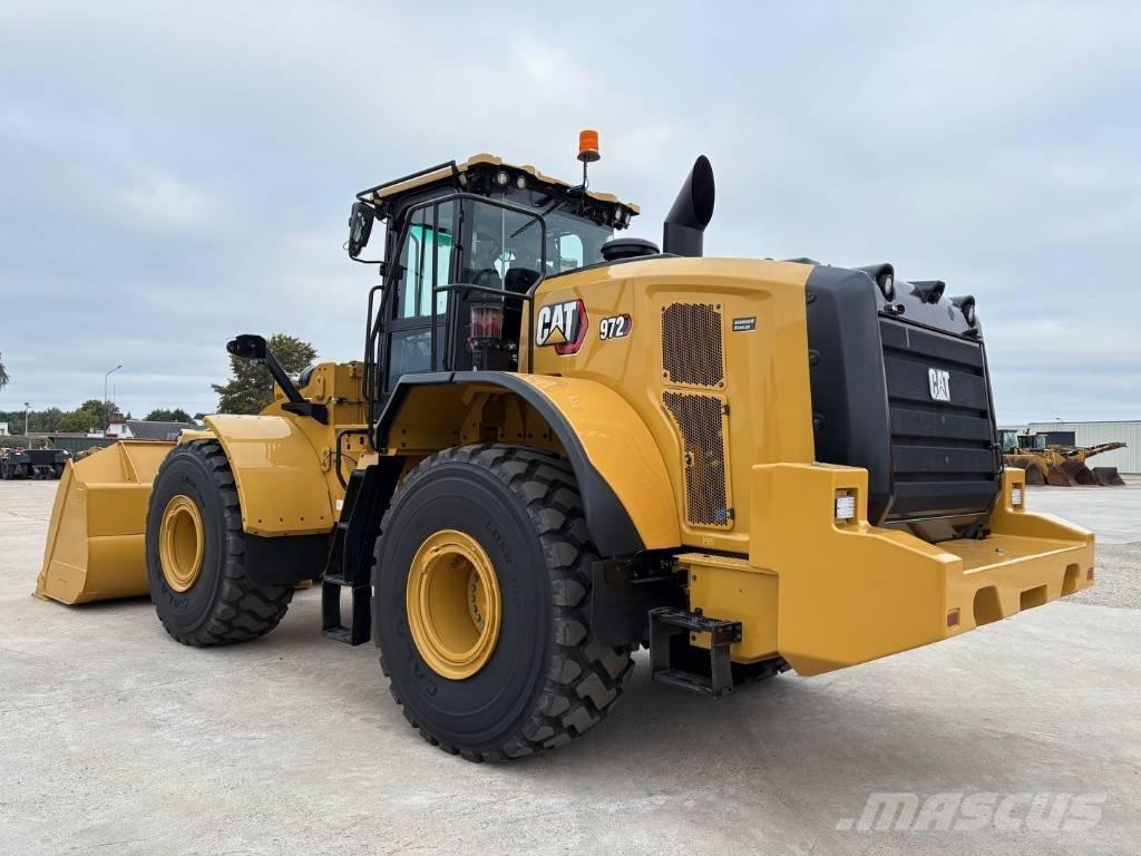 CAT 972 لوادر بعجل