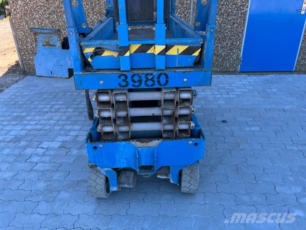 Genie GS 1930 رافعات مقصية الشكل