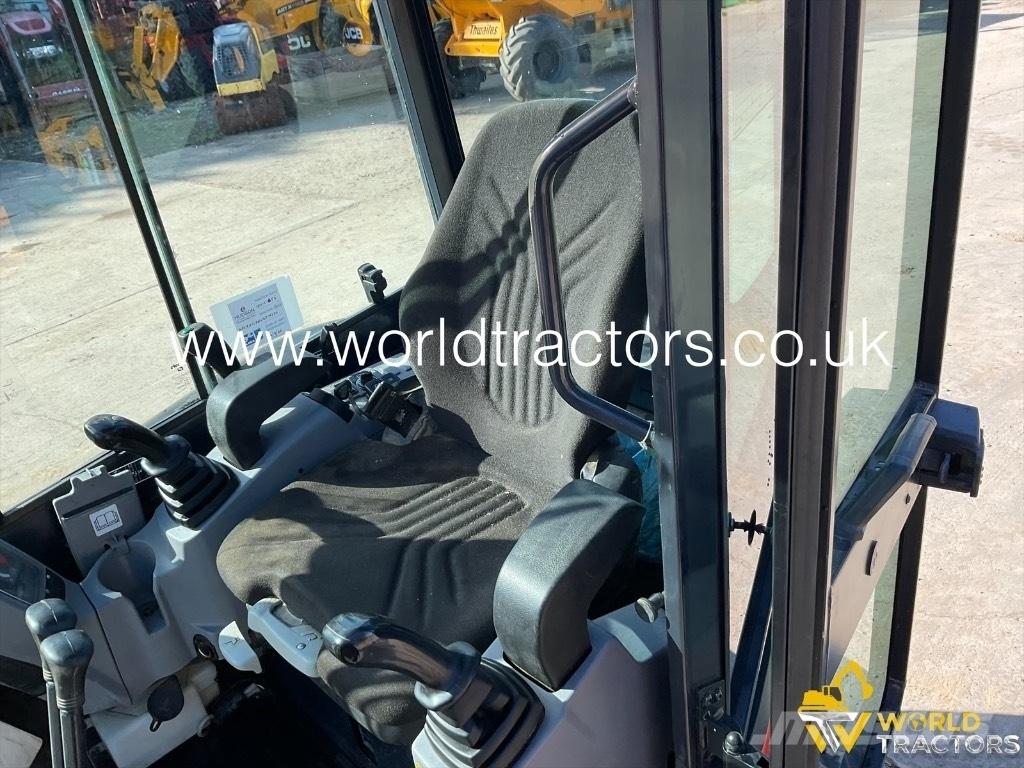 Kubota U 27-4 حفارات صغيرة أقل من 7 طن (حفارات صغيرة)