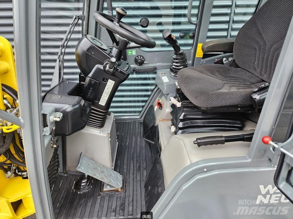 Wacker Neuson WL 32 لوادر بعجل