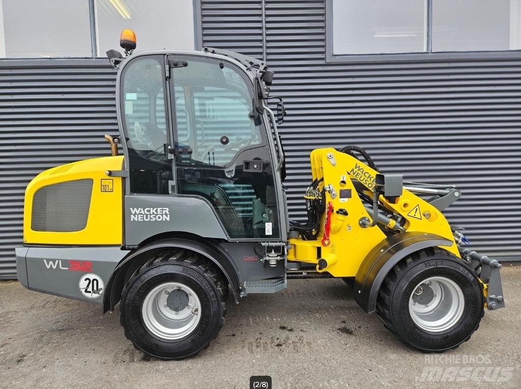 Wacker Neuson WL 32 لوادر بعجل