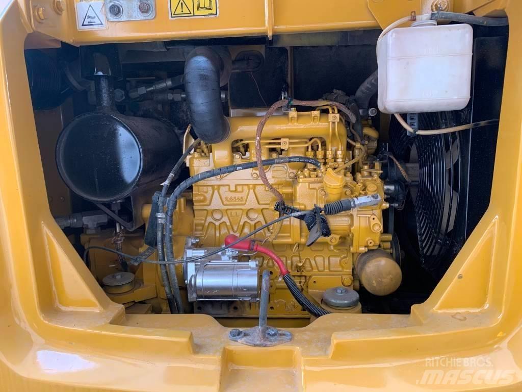 CAT 305.5E2 حفارات زحافة