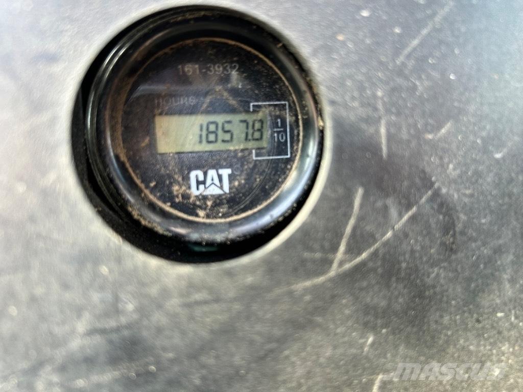 CAT 303.5 C حفارات صغيرة أقل من 7 طن (حفارات صغيرة)
