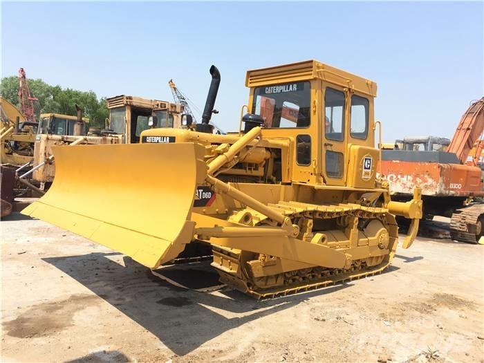CAT D 6 D بلدوزرات مجنزرة