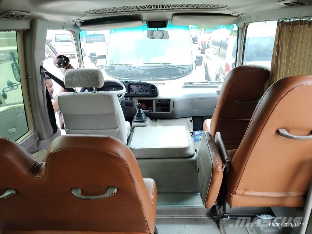 Toyota Coaster Bus حافلة صغيرة