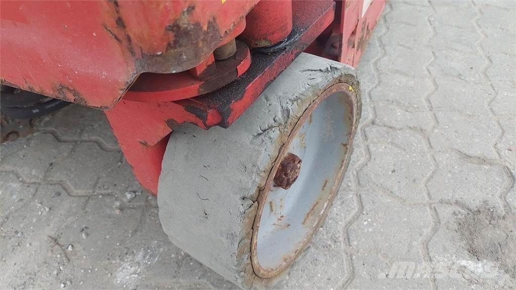 Manitou 78SEC رافعات مقصية الشكل