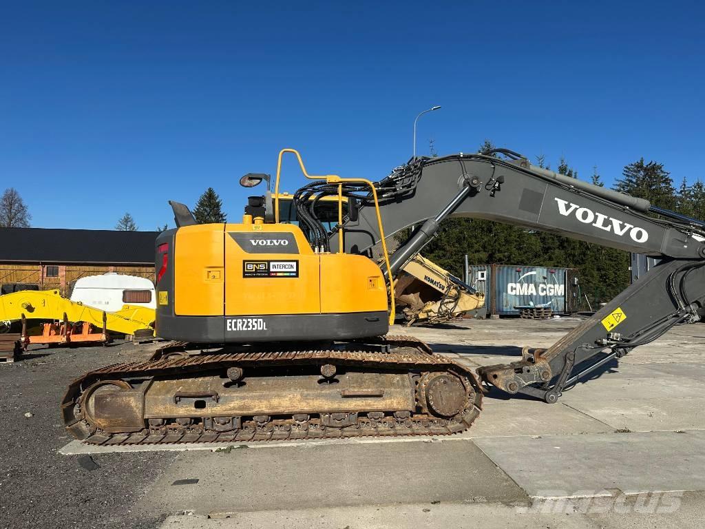 Volvo ERC235DL حفارات زحافة