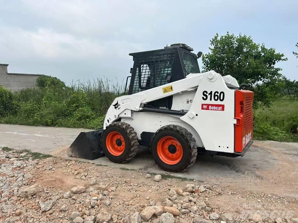 Bobcat S 160 لوادر انزلاقية التوجيه