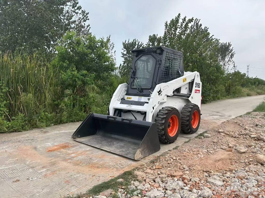 Bobcat S 160 لوادر انزلاقية التوجيه