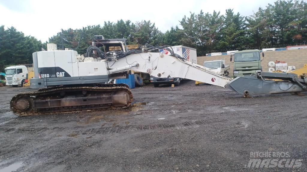 CAT 328 D L حفارات زحافة