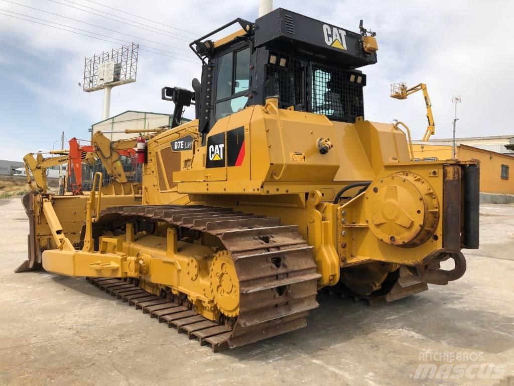 CAT D7E أوناش