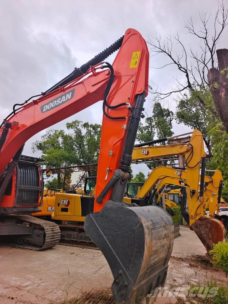 Doosan DX 300 LC حفارات زحافة