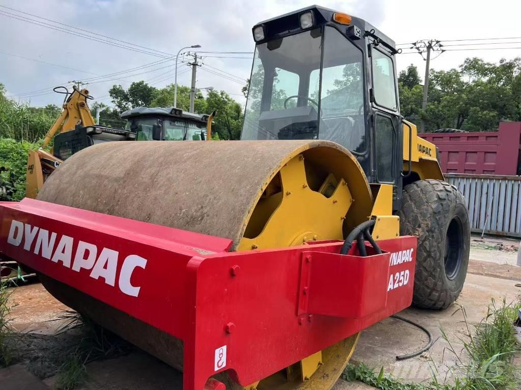 Dynapac CA 25 D مداحل أحادية الأسطوانة