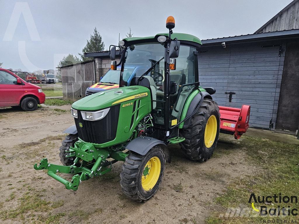 John Deere 4066 R الجرارات