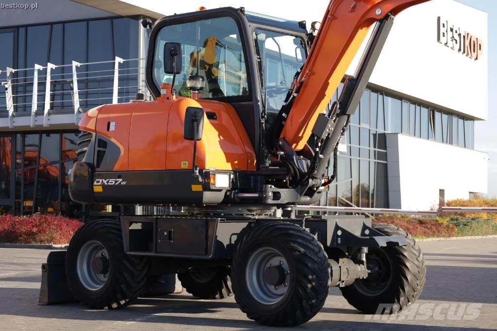 Doosan DX 57 W-5 حفارات بعجل