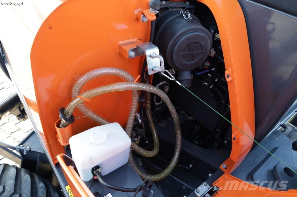 Doosan DX 57 W-5 حفارات بعجل