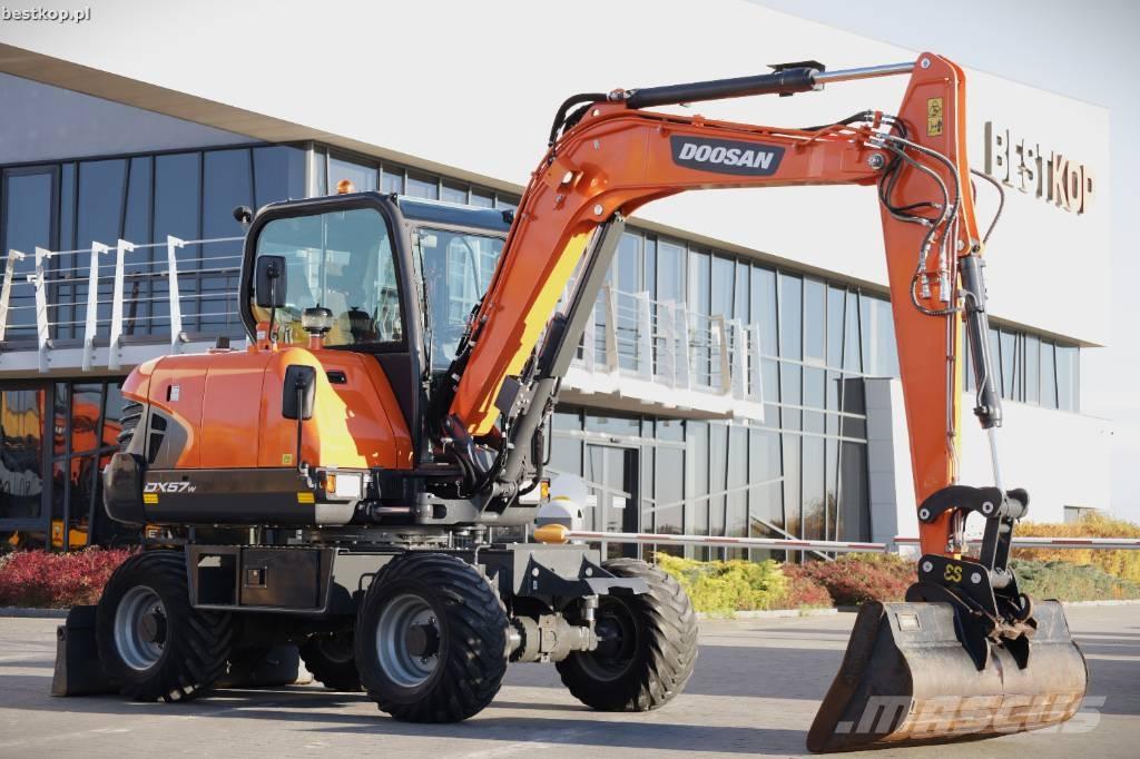 Doosan DX 57 W-5 حفارات بعجل