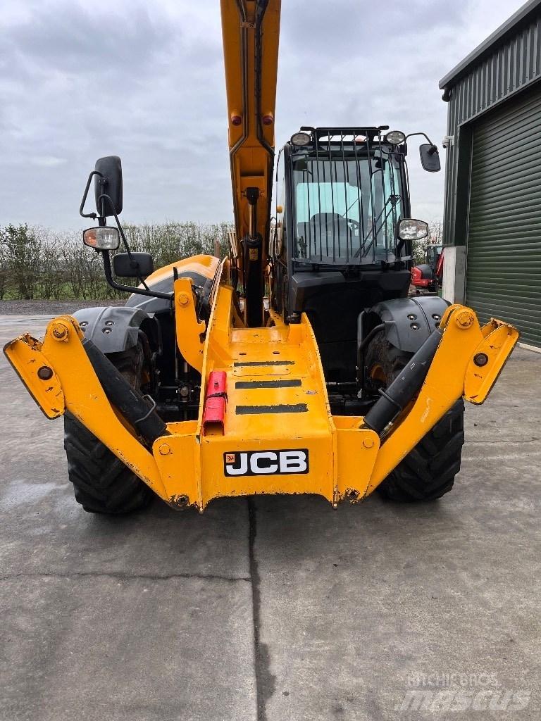 JCB 540-140 مناولات متداخلة