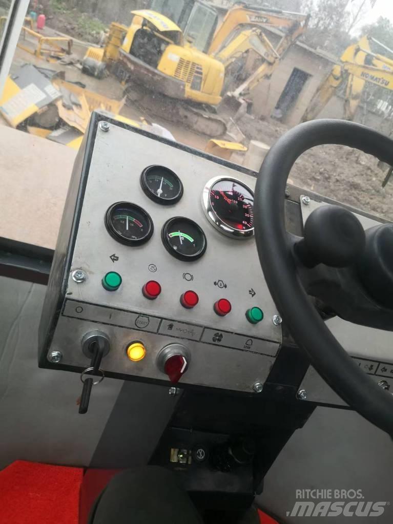 Dynapac CA 301 D مداحل أحادية الأسطوانة