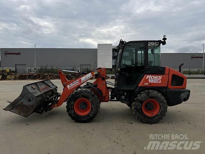 Kubota R065W لوادر بعجل