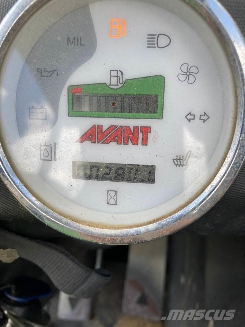Avant 225 لوادر صغيرة