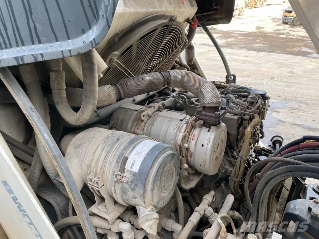 Bomag BW 151 AD-5 مداحل ثنائية الاسطوانة