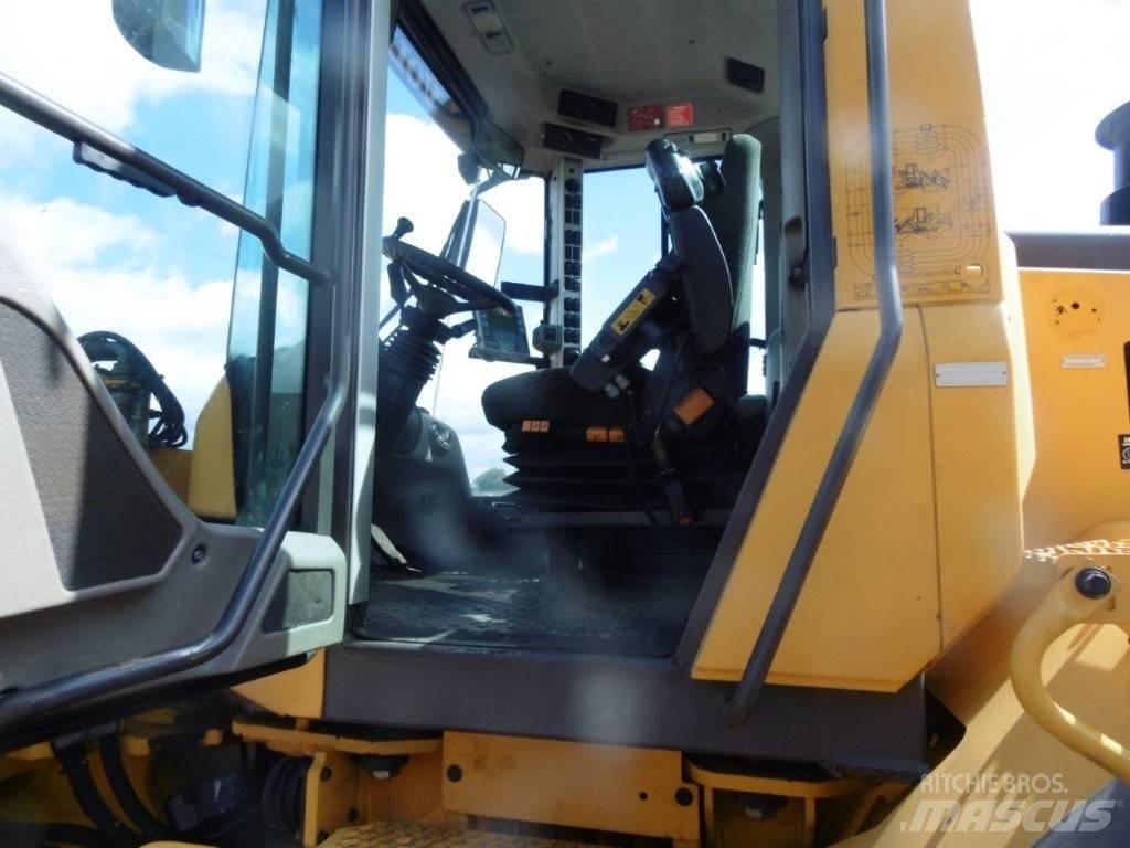 Volvo L 120 F لوادر بعجل