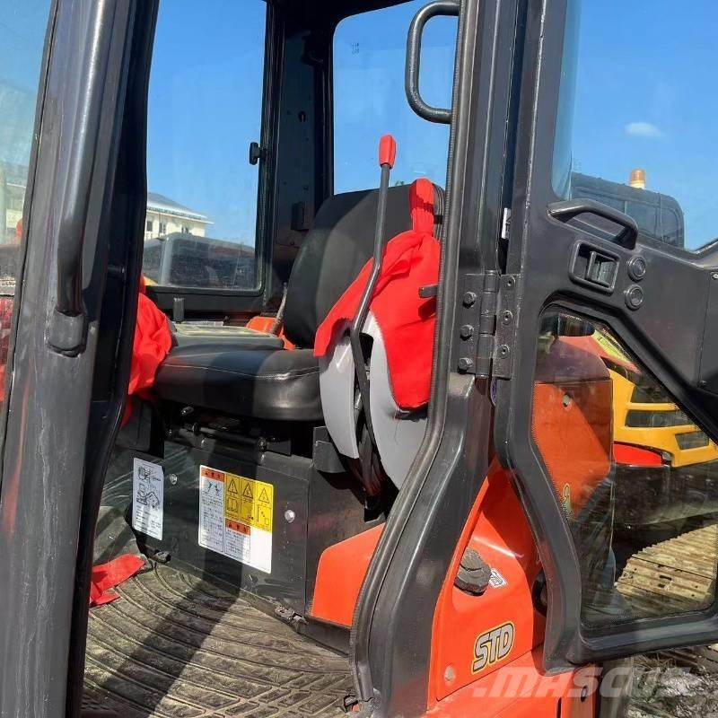 Kubota U 40 حفارات صغيرة أقل من 7 طن (حفارات صغيرة)