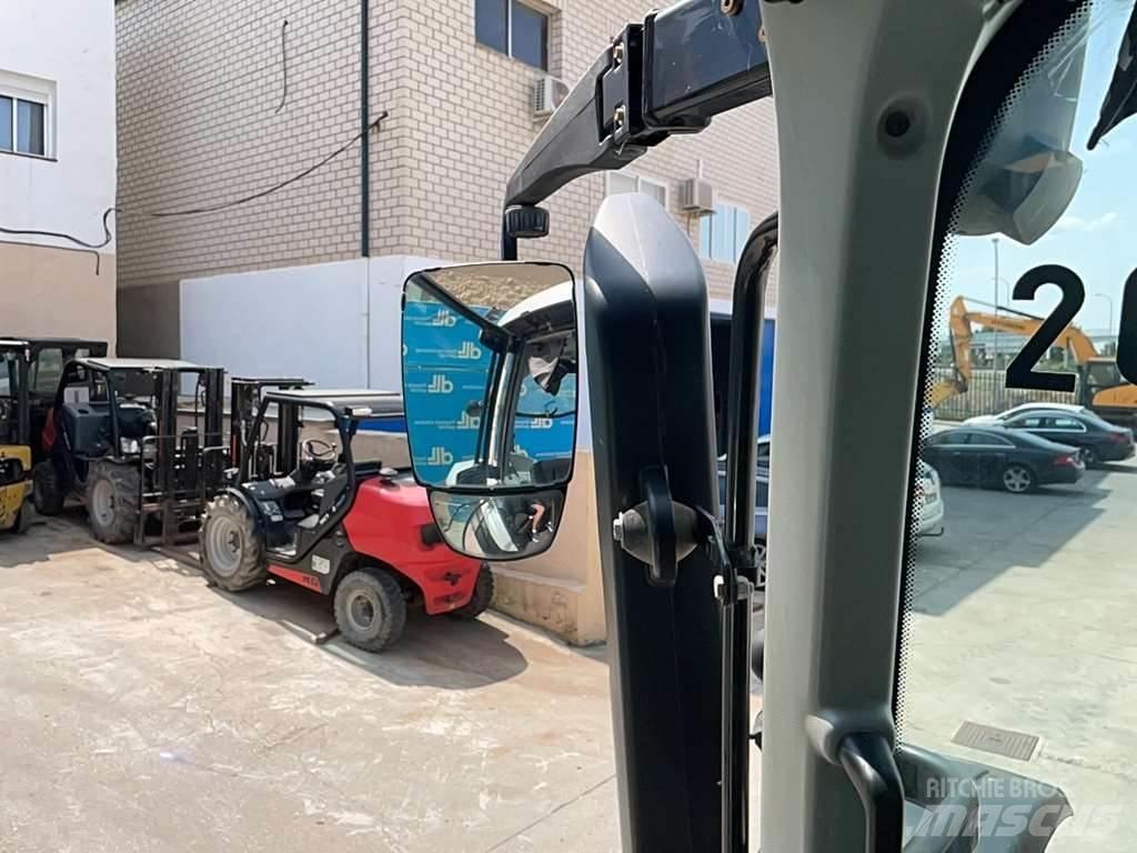 Valtra T174E الجرارات