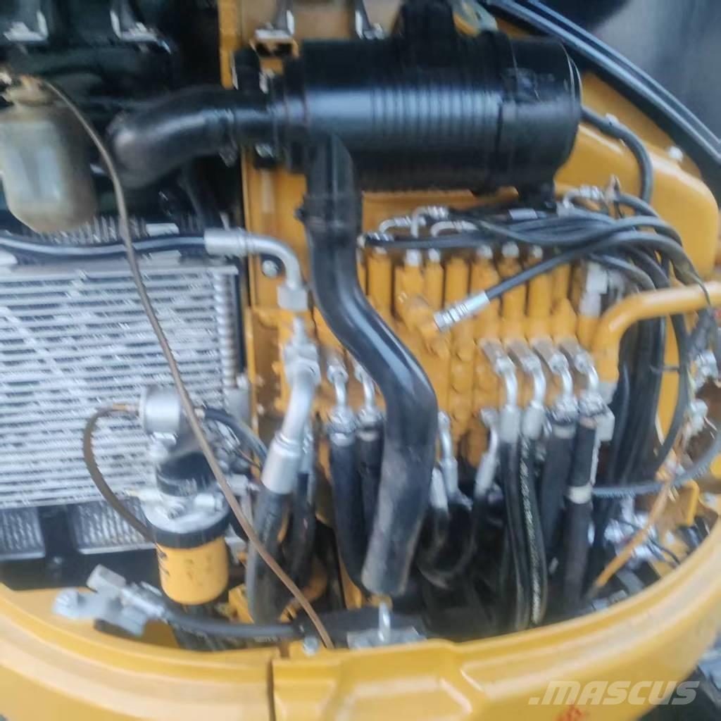 CAT 303 E حفارات زحافة